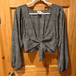 Princess Polly New Mood Cropped Top Black w/ Spotted Print SZ 6